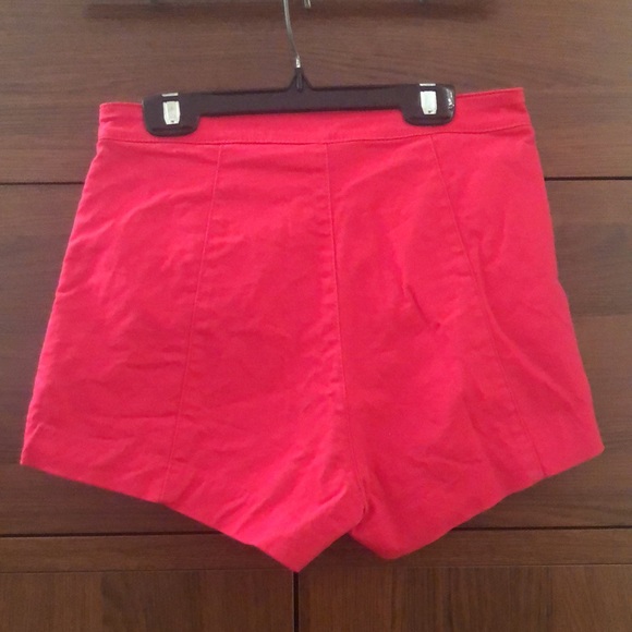 Pink high waisted H&M shorts (US6) - Picture 2 of 3